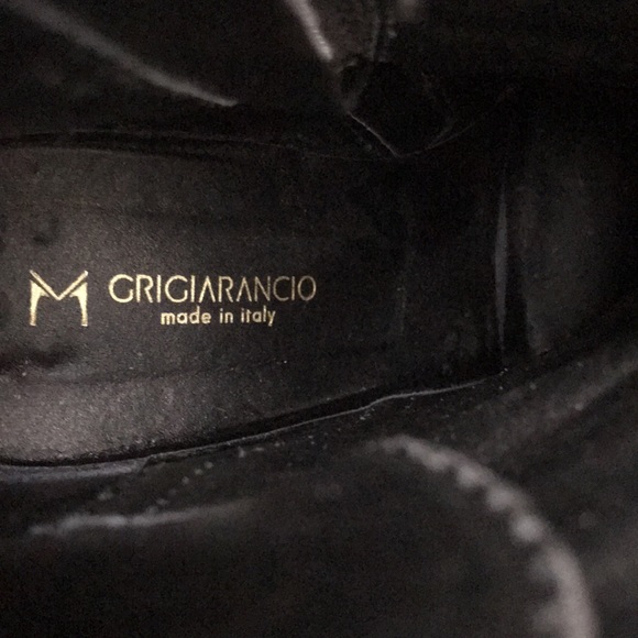 ❇️4/$20 Grigiarancio Black boots - Picture 5 of 5